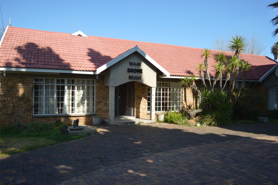 5 Bedroom Property for Sale in Flamwood North West